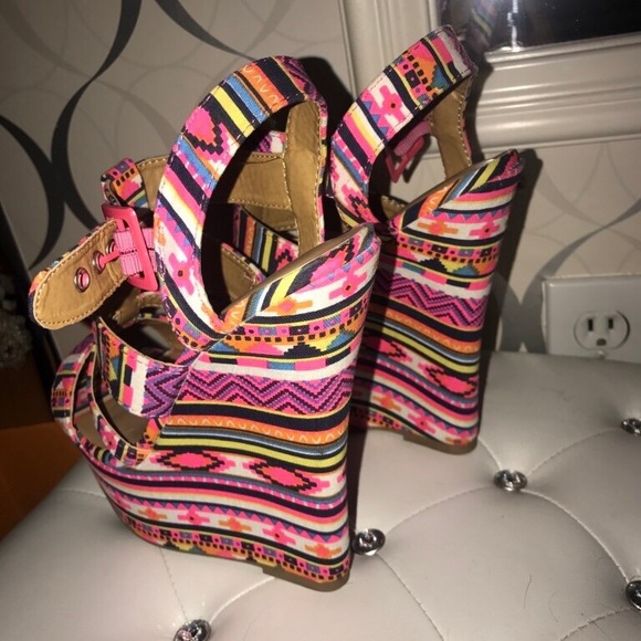 Colourful wedges - Picture 2 of 2